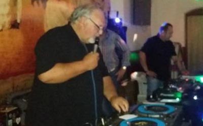 Ron On The Decks